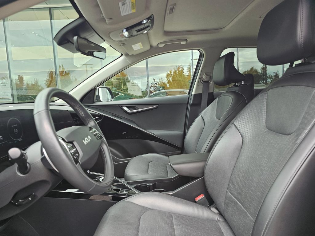 Used 2023 Kia Niro Wave w/ Wave Preserve Package FWD image 24