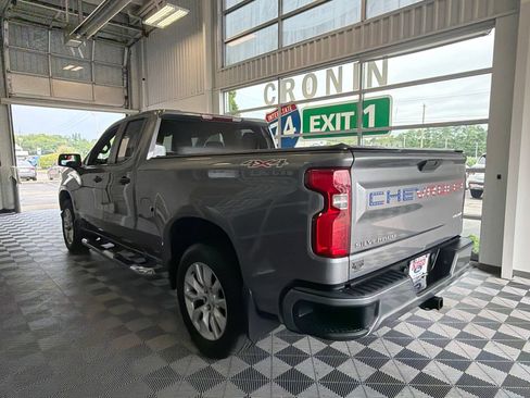 Used 2020 Chevrolet Silverado 1500 Custom w/ Custom Value Package AWD/4WD image 4