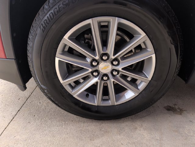 Used 2023 Chevrolet Traverse LT FWD image 25