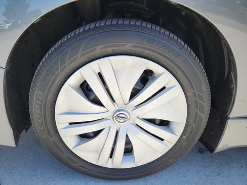 Used 2025 Nissan Leaf S FWD image 16