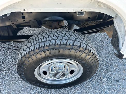 Used 2017 Ford F250 XL w/ Power Equipment Group AWD/4WD image 41