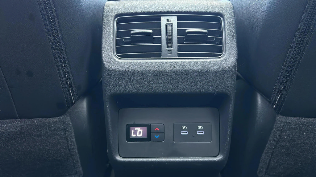 Used 2024 Nissan Rogue SL w/ SL Premium Package FWD image 9