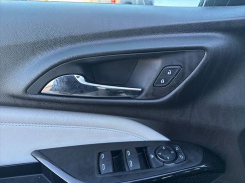 Used 2025 Chevrolet Trax LT w/ LT Convenience Package image 29