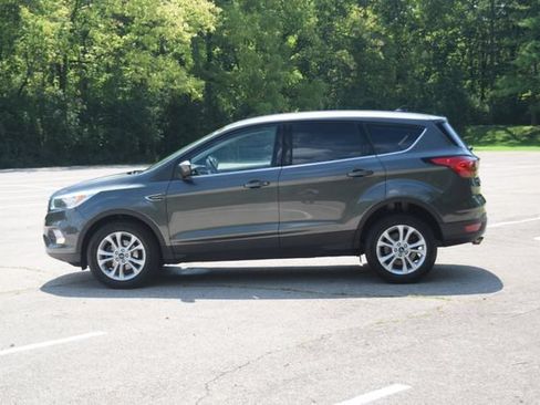 Used 2019 Ford Escape SE FWD image 22