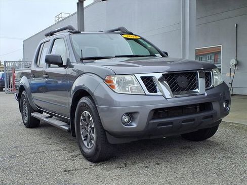 Used 2018 Nissan Frontier SV image 28