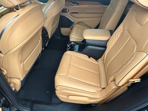 Used 2024 Jeep Grand Cherokee L Summit AWD/4WD image 22