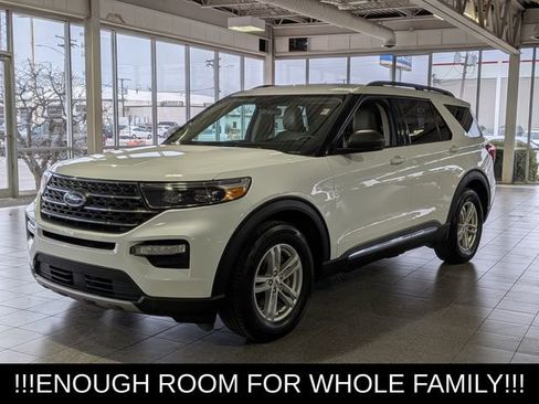 Used 2022 Ford Explorer XLT w/ Equipment Group 202A image 4