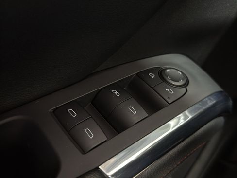 Used 2025 Chevrolet Traverse Z71 AWD/4WD image 36
