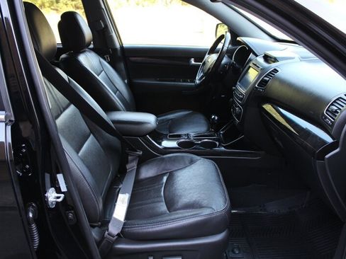 Used 2014 Kia Sorento SX w/ 3rd Row Package AWD/4WD image 19