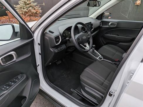 Certified 2024 Hyundai Venue SEL image 21
