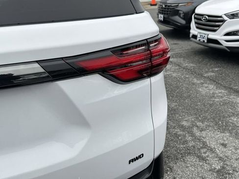 Used 2023 Chevrolet Traverse Premier w/ Redline Edition image 29