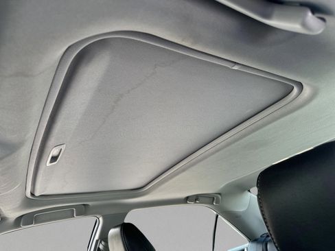 Used 2014 Toyota Camry image 12