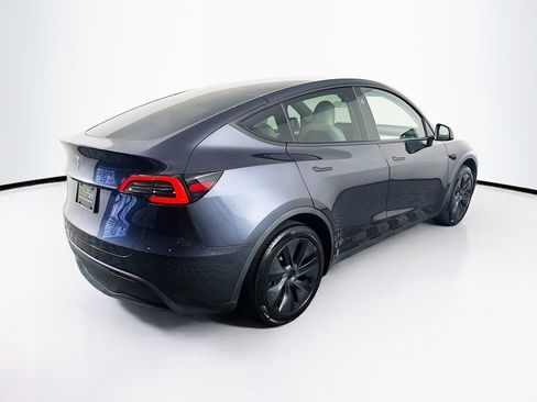 Used 2024 Tesla Model Y Long Range image 9