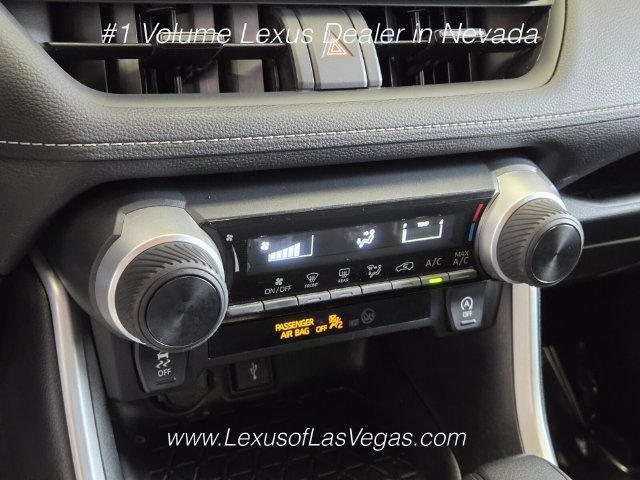 Used 2021 Toyota RAV4 LE AWD/4WD image 36