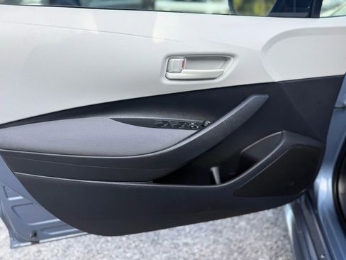 Used 2022 Toyota Corolla LE image 11