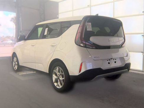 Used 2024 Kia Soul LX w/ Option Group 015 FWD image 3