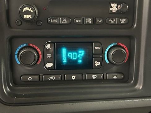 Used 2004 GMC Sierra 1500 SLE w/ Light Duty Power Package AWD/4WD image 17