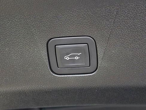 Used 2025 GMC Yukon XL Denali Ultimate w/ LPO, Illumination Package AWD/4WD image 28