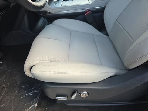 New 2026 Lincoln Navigator Reserve image 17