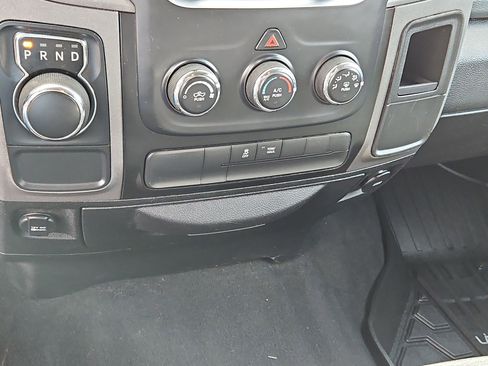 Used 2018 RAM 1500 Express image 24