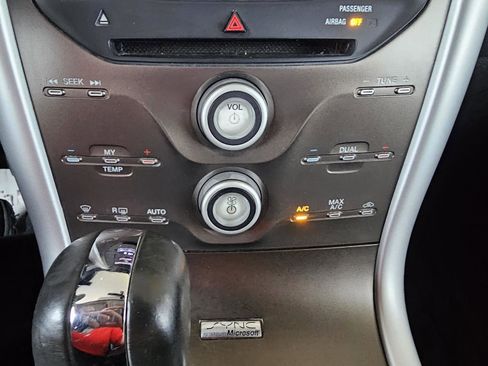 Used 2013 Ford Edge SEL image 26