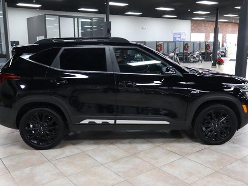 Used 2022 Kia Seltos Nightfall Edition image 6