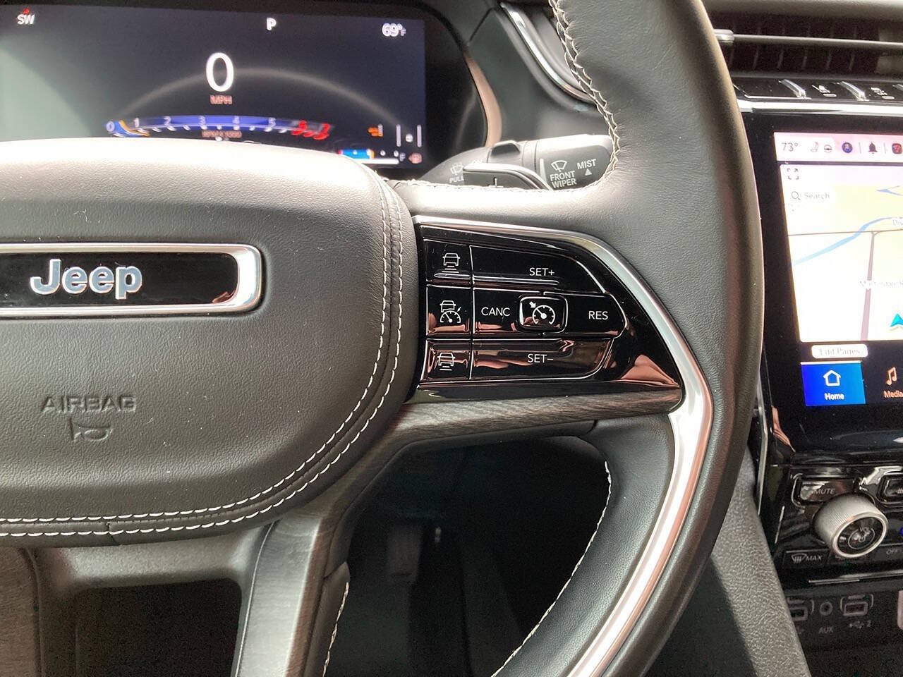Used 2021 Jeep Grand Cherokee L Overland w/ Luxury Tech Group IV AWD/4WD image 21