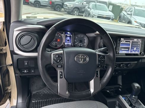 Used 2020 Toyota Tacoma SR5 image 13