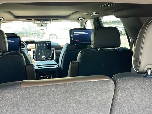 New 2026 GMC Yukon Denali Ultimate AWD/4WD image 33