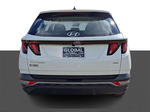 Used 2023 Hyundai Tucson SE image 6