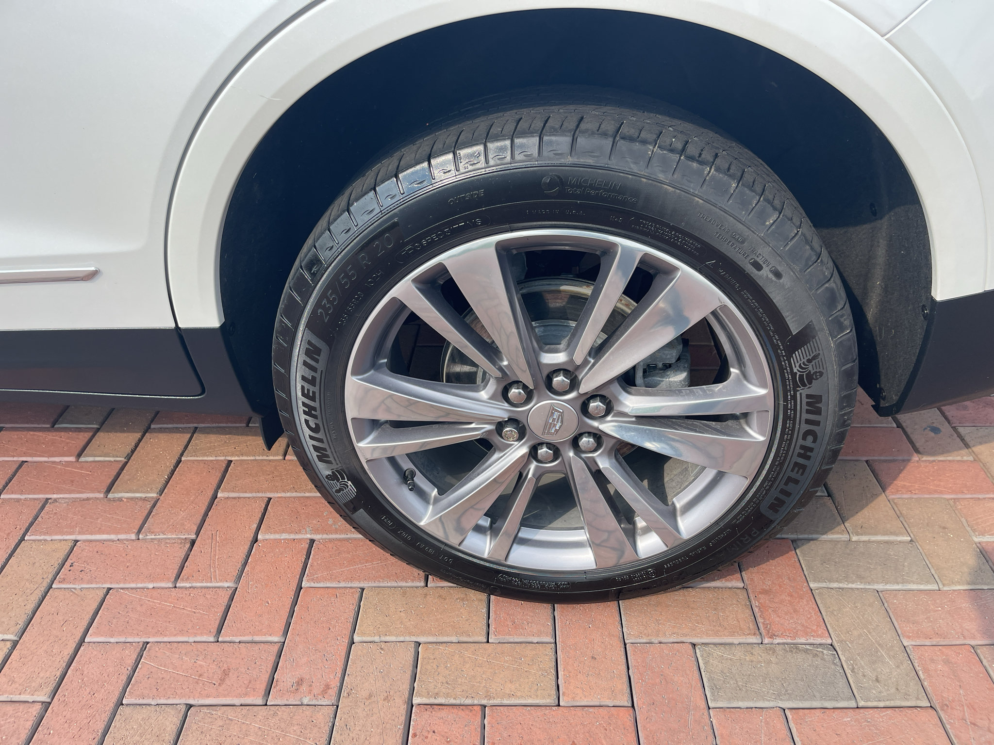 Used 2024 Cadillac XT5 Premium Luxury w/ Technology Package AWD/4WD image 10