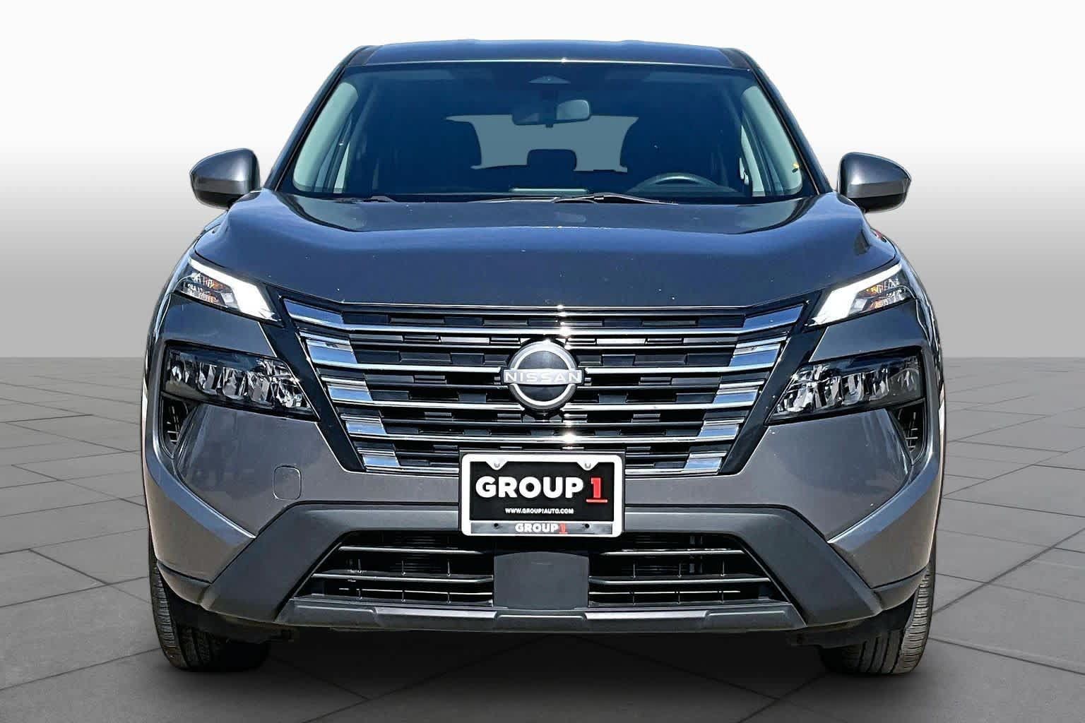 Used 2024 Nissan Rogue SV FWD image 4