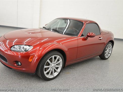 Used 2008 MAZDA MX-5 Miata Grand Touring w/ Premium Pkg image 3