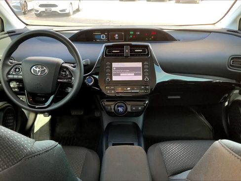 Used 2020 Toyota Prius LE FWD image 15