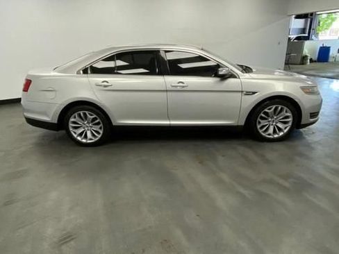 Used 2019 Ford Taurus Limited FWD image 7