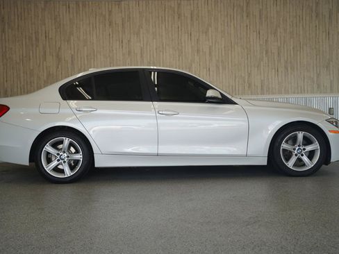 Used 2013 BMW 320i Sedan RWD image 6