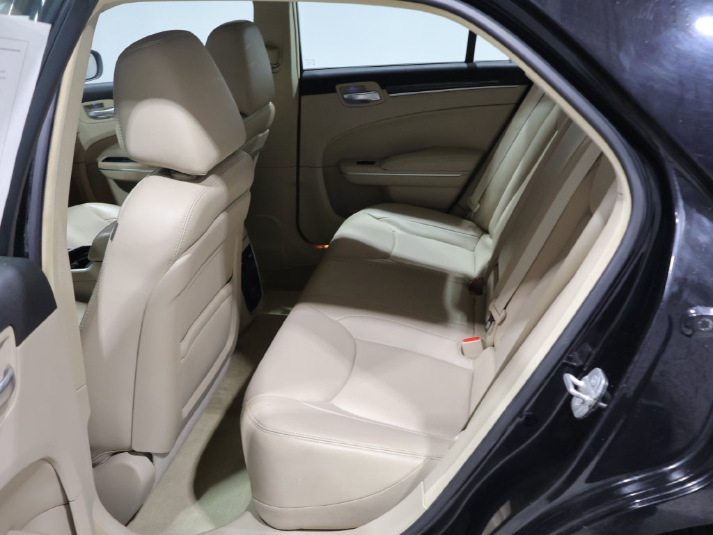 Used 2013 Chrysler 300 AWD w/ Driver Convenience Group image 16