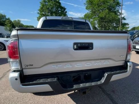 Certified 2022 Toyota Tacoma TRD Off-Road w/ Technology Package AWD/4WD image 3