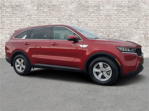Used 2022 Kia Sorento LX image 1