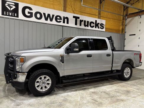 Used 2022 Ford F250 XLT w/ XLT Value Package AWD/4WD image 4