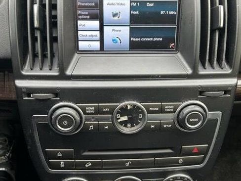 Used 2013 Land Rover LR2 HSE image 40