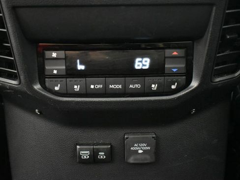 Used 2024 Toyota Sequoia Capstone image 23