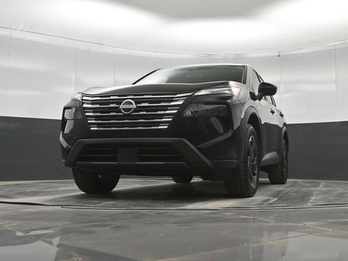 Used 2024 Nissan Rogue SV FWD image 33