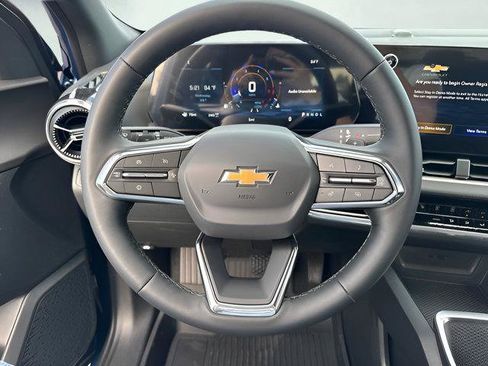 New 2027 Chevrolet Equinox LT w/ Safety and Technology Package AWD/4WD image 16