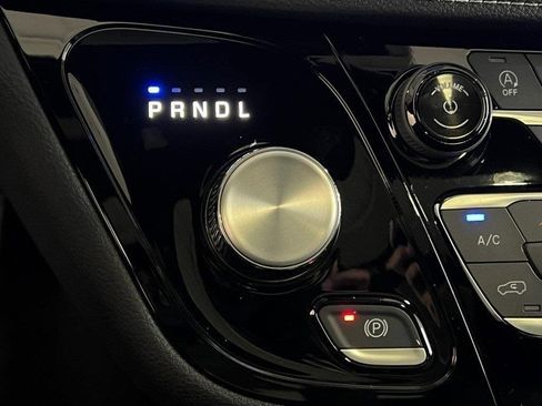 New 2026 Chrysler Pacifica Select image 23