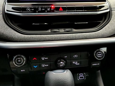 Used 2023 Jeep Compass Sport image 30