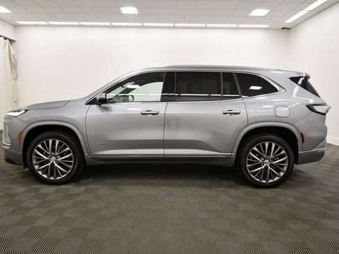 Used 2025 Buick Enclave Avenir w/ Super Cruise Package AWD/4WD image 4