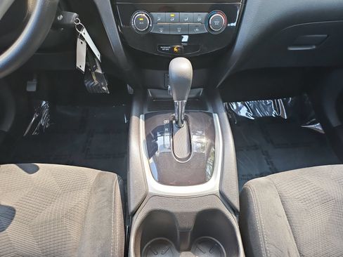 Used 2015 Nissan Rogue S AWD/4WD image 28