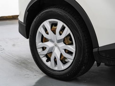 Used 2020 Toyota C-HR LE FWD image 50