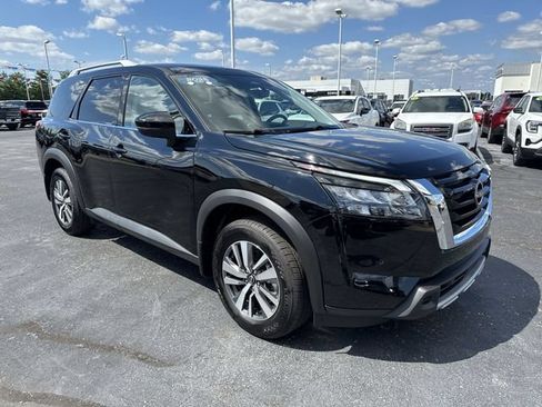 Used 2025 Nissan Pathfinder SL w/ Cargo Package FWD image 7
